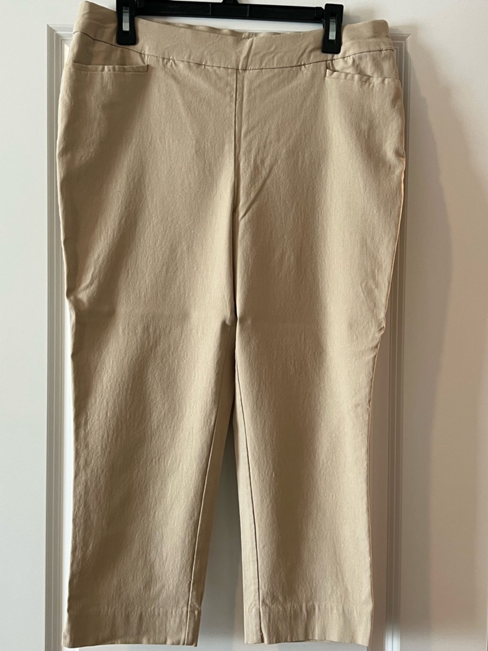 Chico's Khaki Crops in Size 14